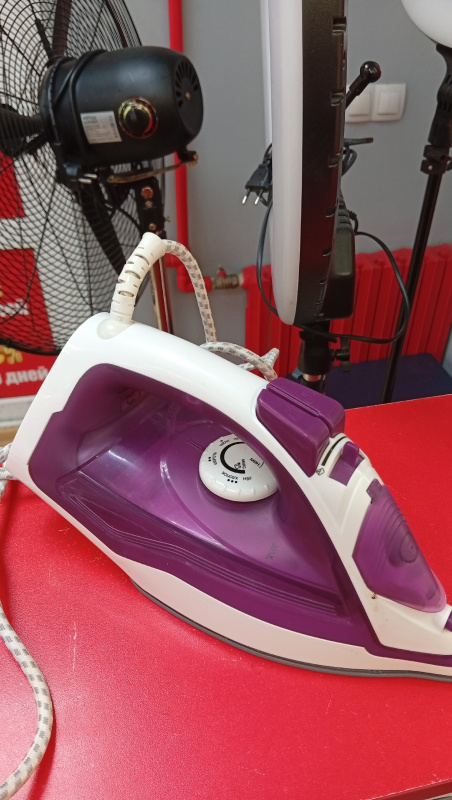 Утюг DEXP HH2200BS