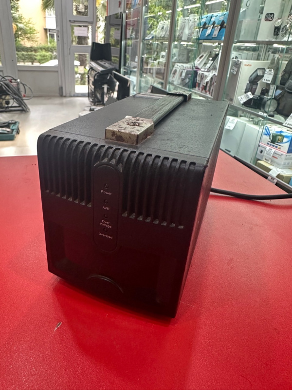 Стабилизатор напряжения Cтабилизатор  Ippon AVR-1000