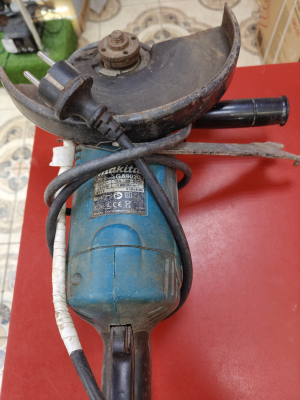 Болгарка Makita GA9020SFK