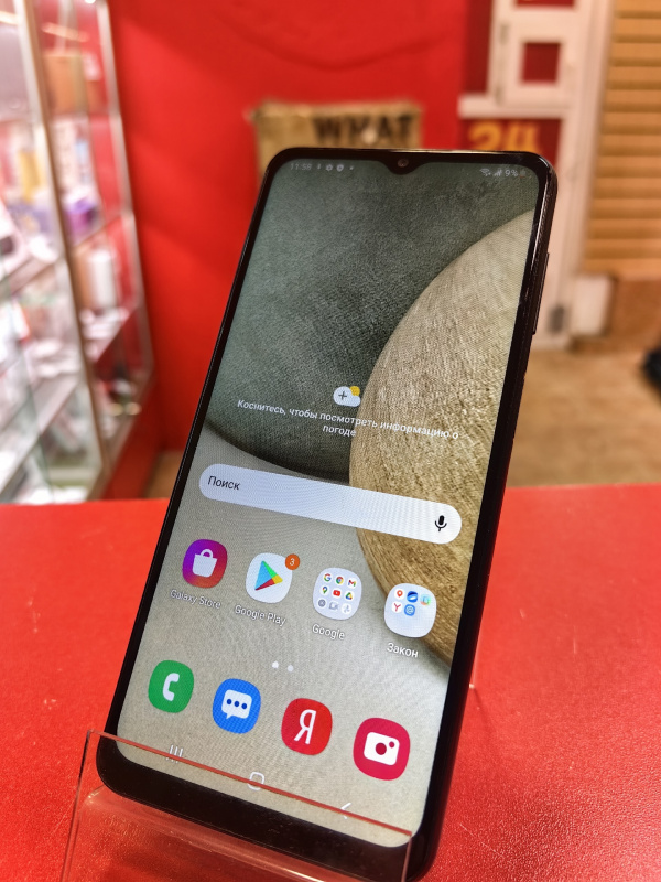 Мобильный телефон Samsung Galaxy A12