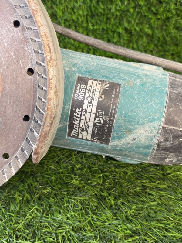 Болгарка Makita 9069