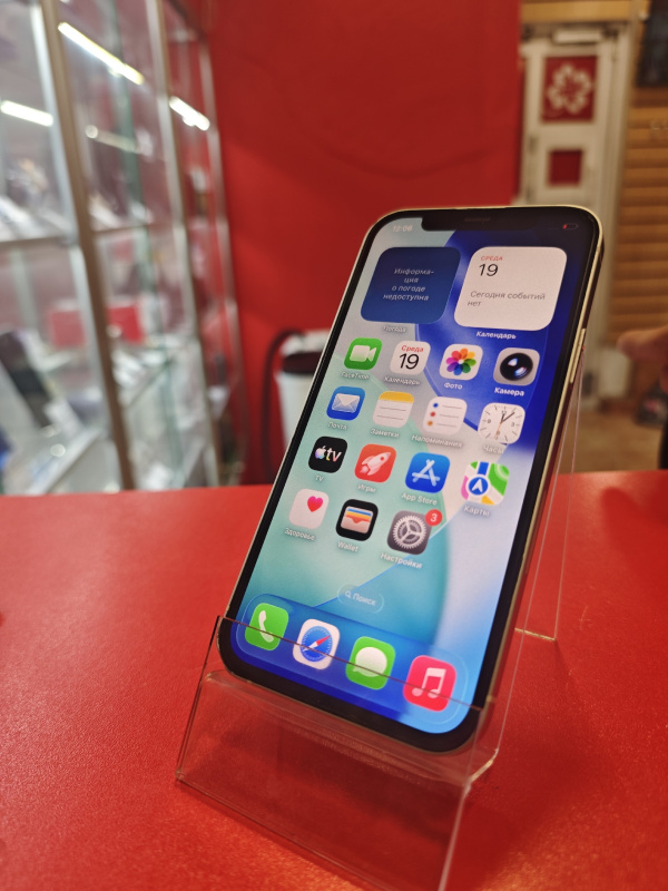 Мобильный телефон Apple iPhone 12