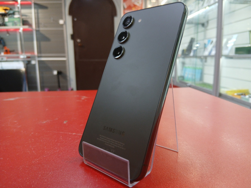 Мобильный телефон Samsung Galaxy S23
