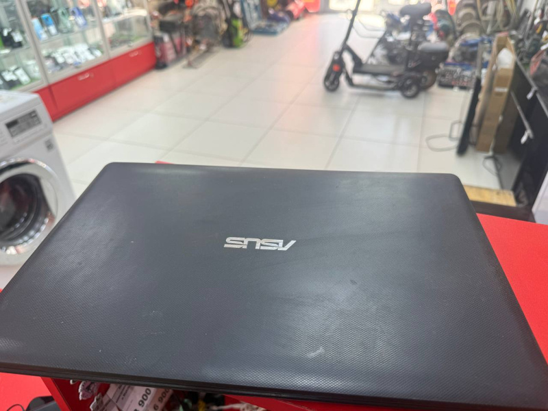 Ноутбук ASUS X550CL