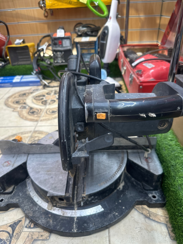 Торцовочная пила Feida MJ2625