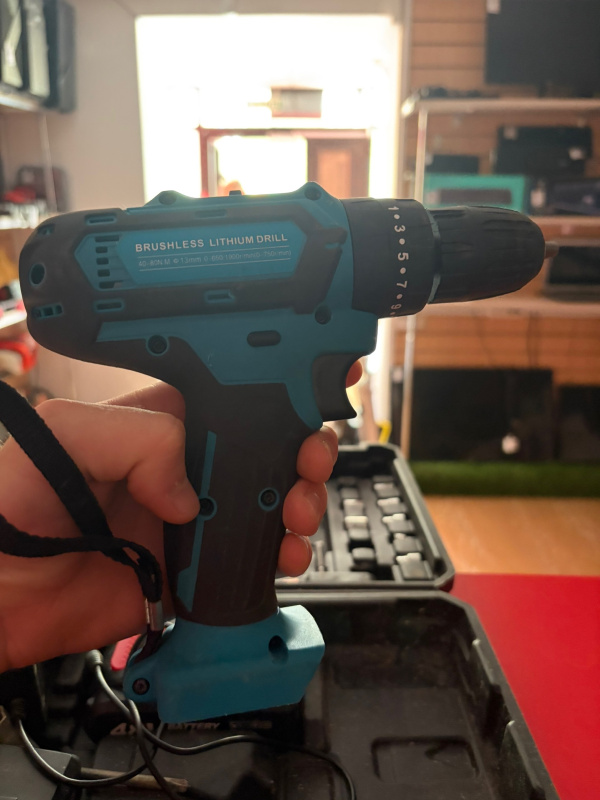 Шуруповерт Makita Не указана