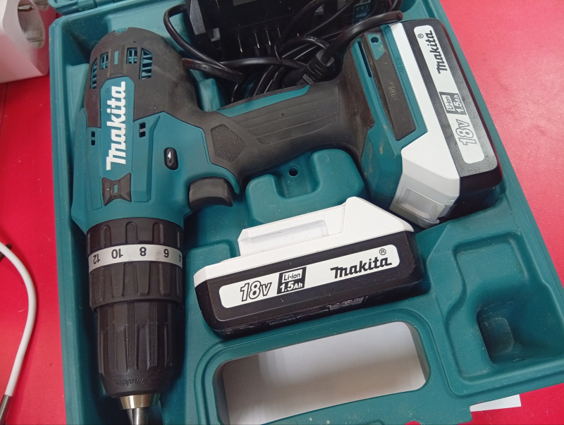 Шуруповерт Makita HP488DWE
