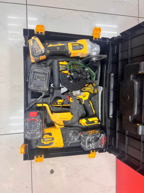 Набор электроинструмента Dewalt Китай Моделей нет