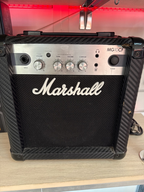 Комбоусилитель для электрогитары Marshall MG10CF