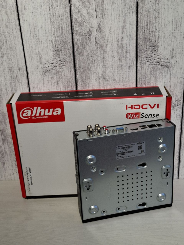 Регистрарот   ajhua  DH-XVR1BO4H